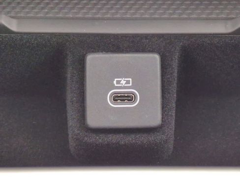 New 2025 Land Rover Range Rover Long Wheelbase SE image 32