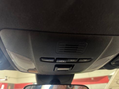 Used 2020 Toyota Corolla SE w/ Carpet Mat Package (TMS) FWD image 31