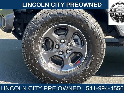 Used 2022 Jeep Gladiator Rubicon w/ Cold Weather Group image 22