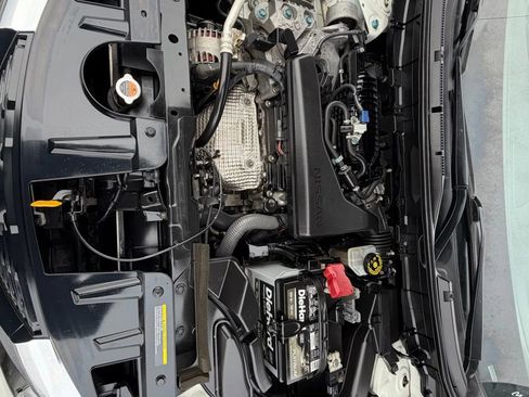 Used 2018 Nissan Rogue SL w/ Premium Package image 29