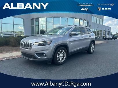 Used 2019 Jeep Cherokee Latitude w/ Popular Appearance Group