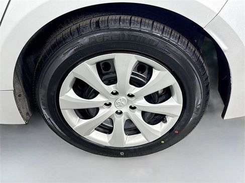 Certified 2024 Toyota Corolla LE image 28