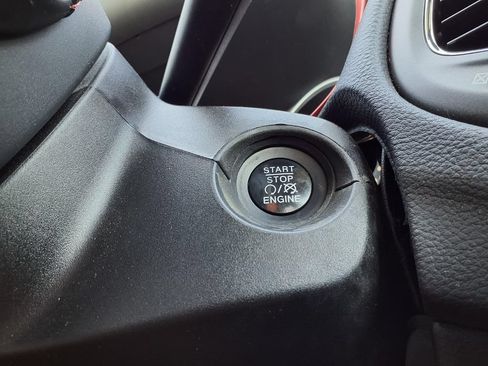 Used 2018 Jeep Compass Trailhawk w/ Leather Interior Group AWD/4WD image 13