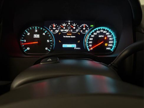 Used 2017 Chevrolet Suburban Premier image 19