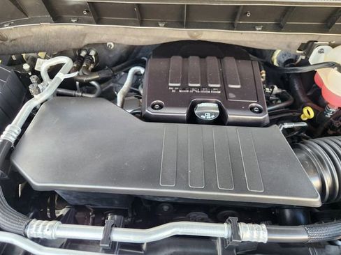 Used 2023 Chevrolet Silverado 1500 Custom AWD/4WD image 32