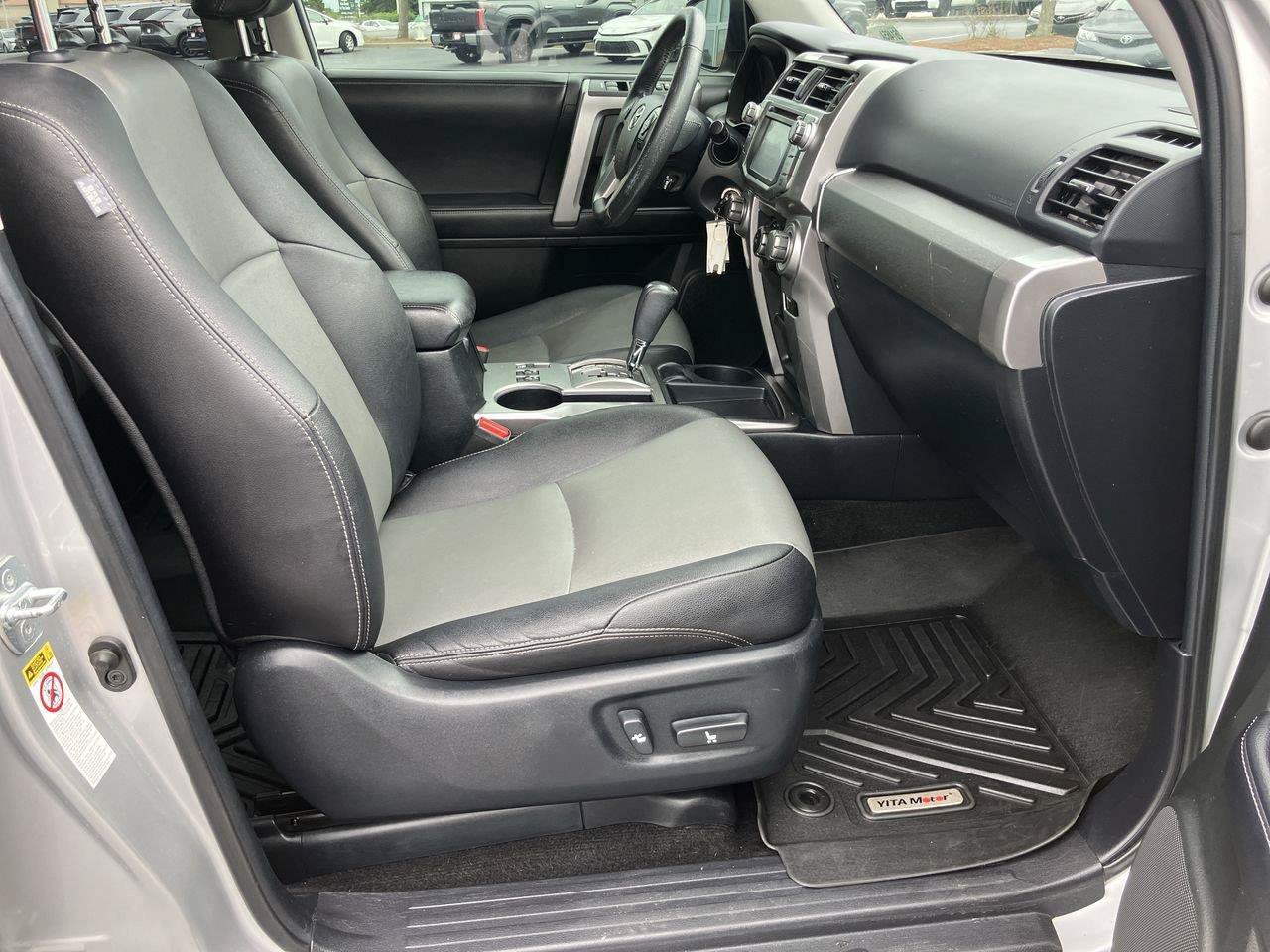 Used 2018 Toyota 4Runner SR5 Premium RWD image 38