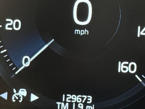 Used 2016 Volvo XC90 T6 Inscription w/ Vision Package image 30