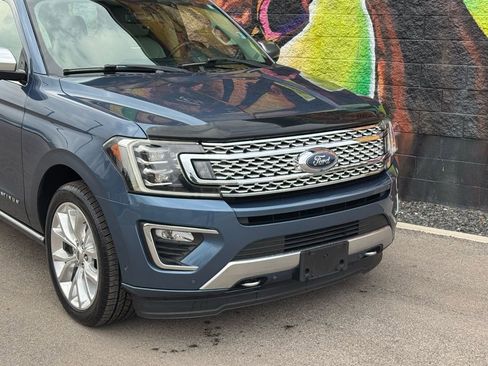 Used 2018 Ford Expedition Platinum image 2