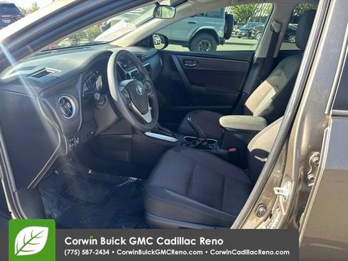 Used 2018 Toyota Corolla LE FWD image 11