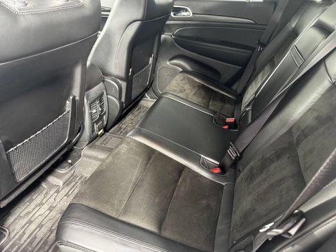 Used 2021 Jeep Grand Cherokee Laredo X AWD/4WD image 14