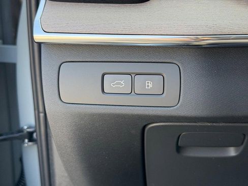 New 2026 Volvo XC90 T8 Plus w/ Protection Package image 11