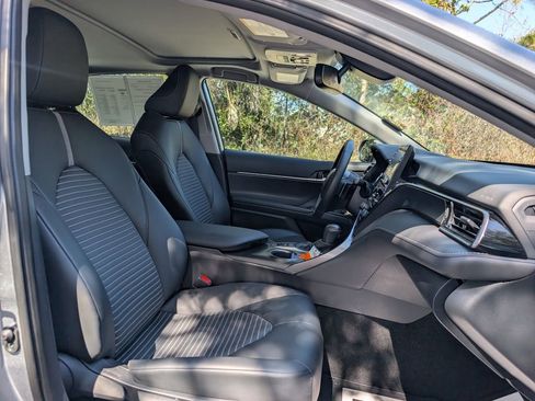 Used 2024 Toyota Camry SE w/ Audio Upgrade Package image 17