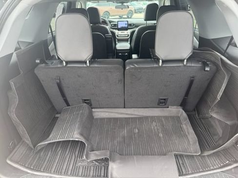 Used 2023 Ford Explorer XLT w/ Equipment Group 202A AWD/4WD image 11
