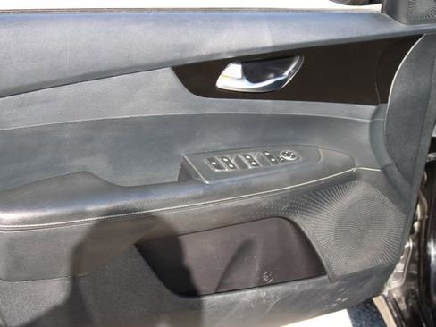 Used 2019 Kia Forte S w/ S Premium Package image 13