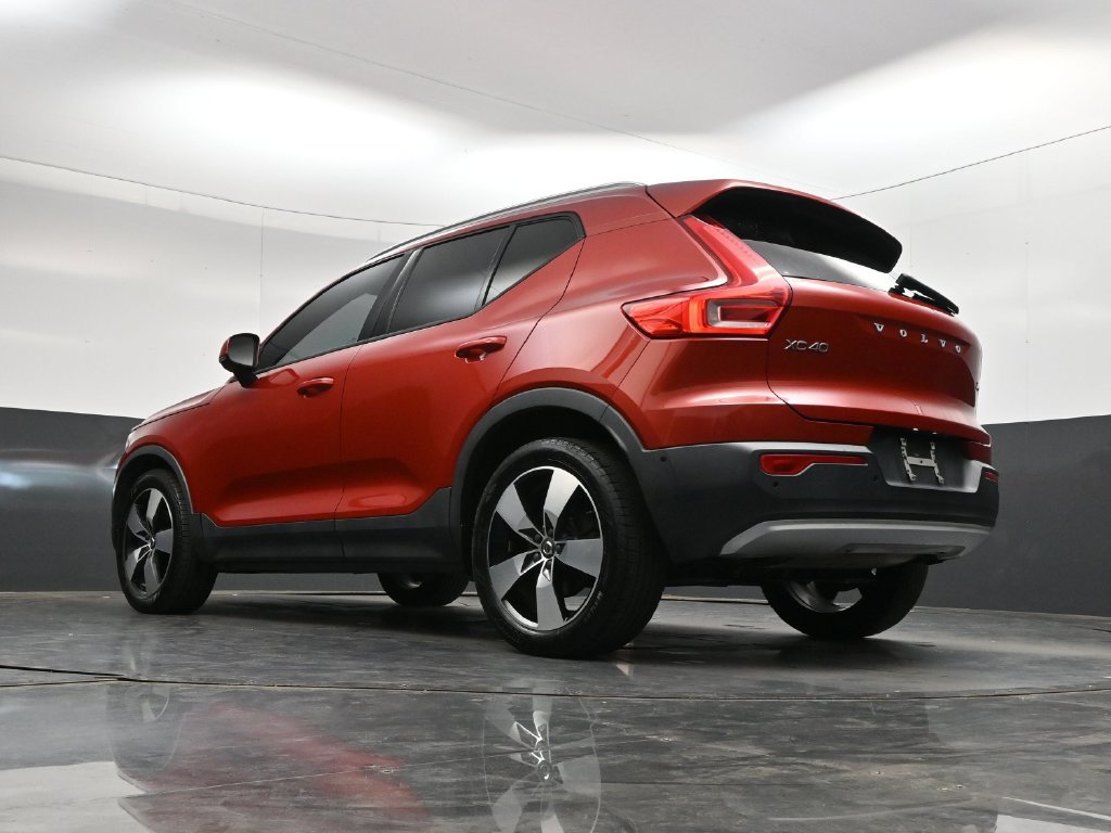 Used 2019 Volvo XC40 T4 Momentum FWD image 35