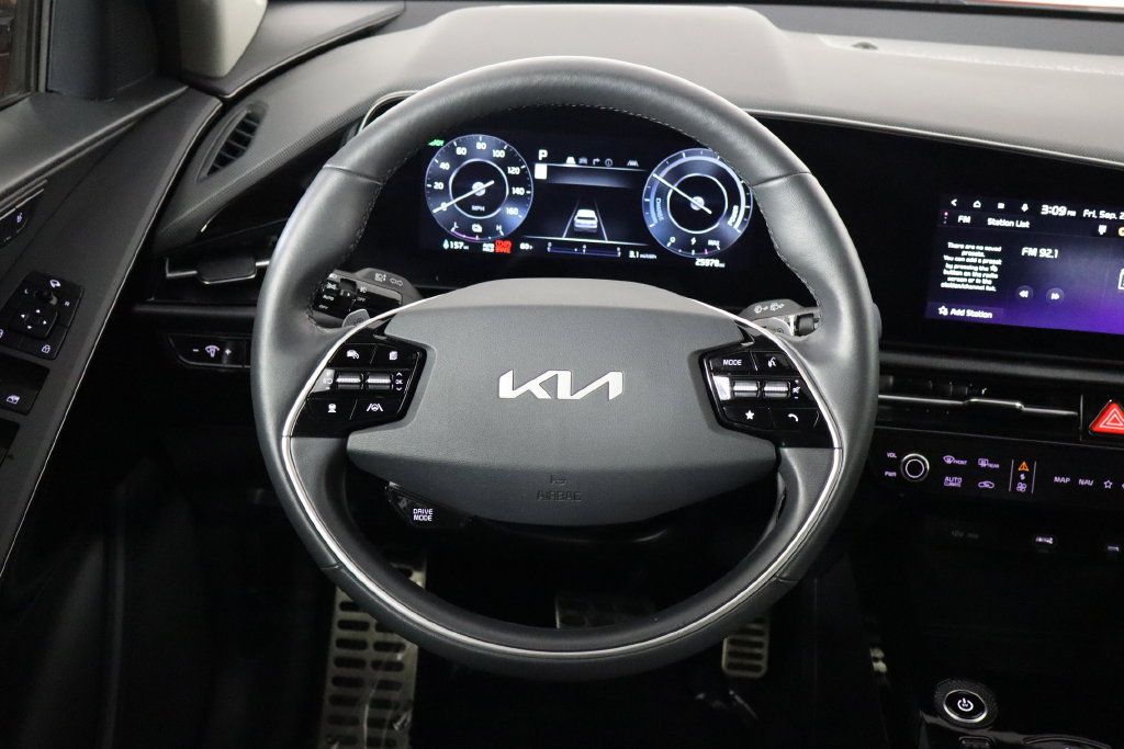 Used 2023 Kia Niro Wave FWD image 7