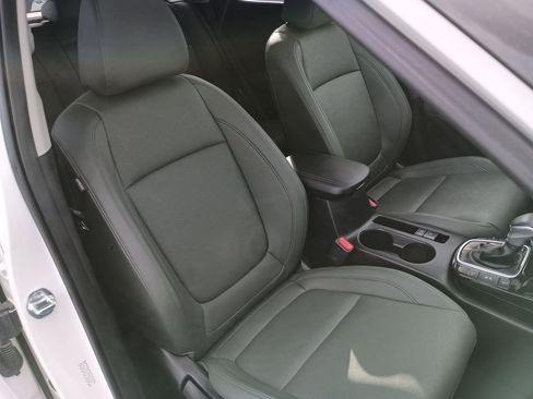 Used 2024 Kia Seltos SX w/ SX Sunroof Package image 31