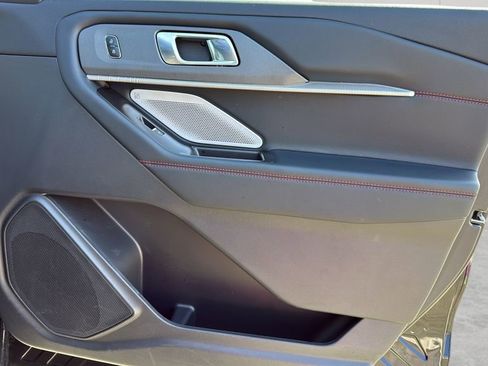 Used 2025 Ford Explorer ST image 10