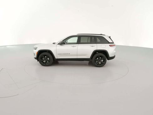 New 2025 Jeep Grand Cherokee Limited w/ Black Appearance Package image 6