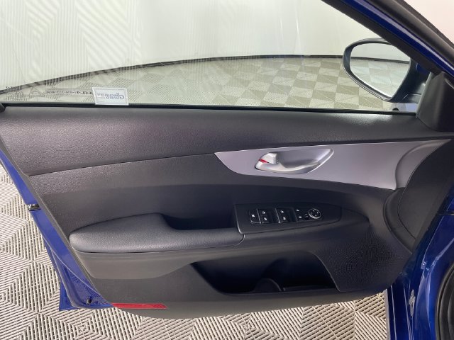Used 2023 Kia Forte LXS FWD image 15