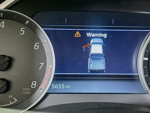 Used 2025 Nissan Frontier SV w/ SV Convenience Package image 19