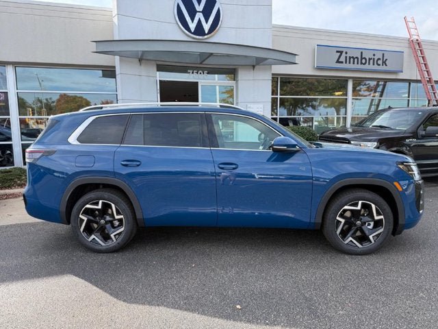 New 2027 Volkswagen Atlas SEL R-Line AWD/4WD image 2