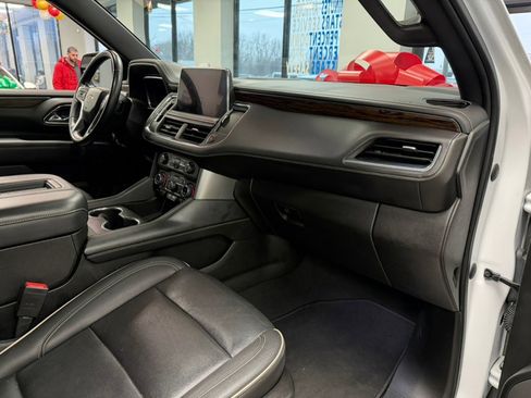 Used 2023 Chevrolet Suburban Premier image 34
