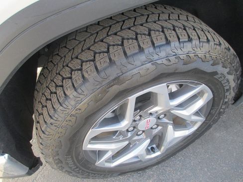 Used 2024 GMC Sierra 1500 SLT w/ SLT Premium Plus Package image 12