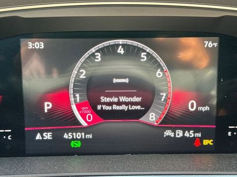 Used 2023 Volkswagen Tiguan SE R-Line image 5