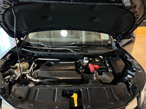 Used 2025 Nissan Rogue SV image 33