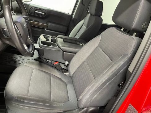 Used 2019 Chevrolet Silverado 1500 LT Trail Boss w/ Convenience Package AWD/4WD image 12