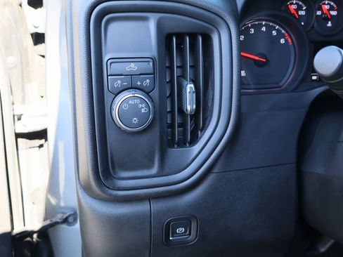 Used 2020 Chevrolet Silverado 1500 Custom w/ Custom Value Package image 12