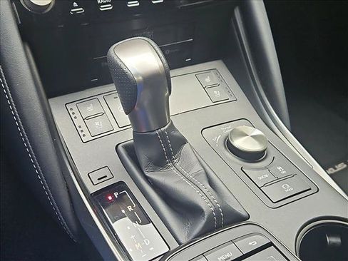 Used 2022 Lexus IS 350 F Sport w/ Dynamic Handling Package RWD image 9