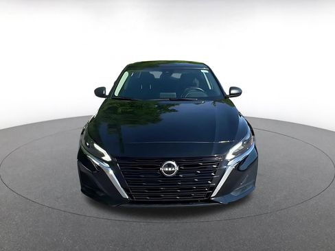 Used 2025 Nissan Altima 2.5 SV FWD image 4
