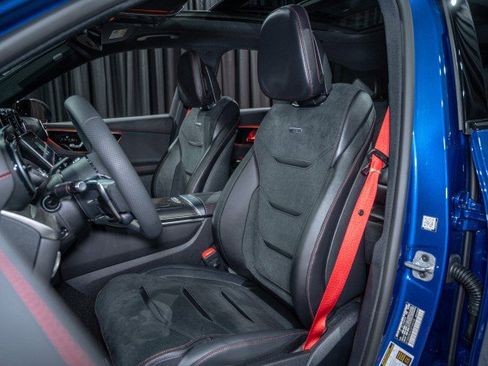 Used 2025 Mercedes-Benz GLC 43 AMG 4MATIC image 12