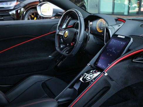 Certified 2021 Ferrari Roma image 38
