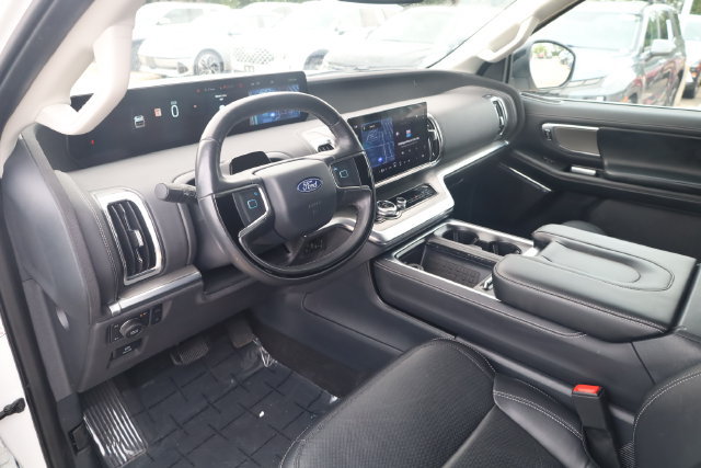 Used 2025 Ford Expedition Max Platinum AWD/4WD image 10