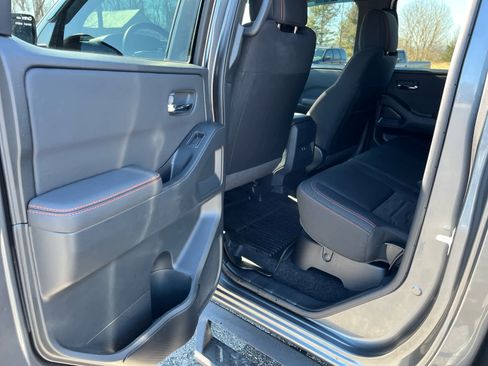 Used 2024 Nissan Frontier PRO-4X w/ Off-Road Protection Package image 21