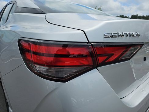 Used 2023 Nissan Sentra SV FWD image 34