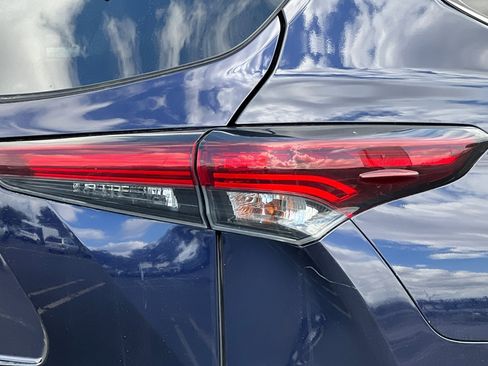 Used 2024 Toyota Highlander XLE image 49