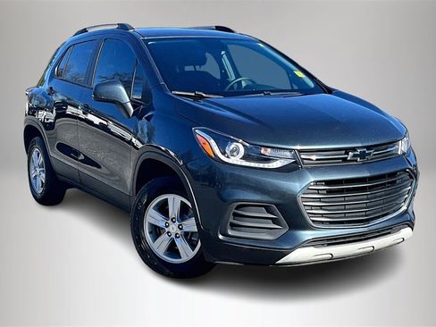 Certified 2022 Chevrolet Trax LT w/ LT Convenience Package image 1