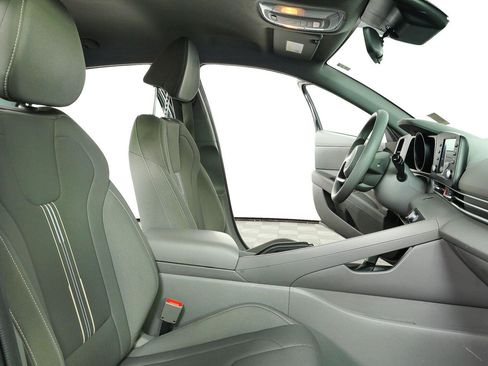 Used 2023 Hyundai Elantra SEL w/ Cargo Package FWD image 24
