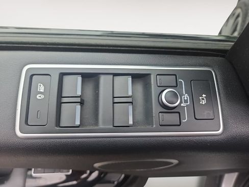 Used 2016 Land Rover Range Rover Supercharged AWD/4WD image 17