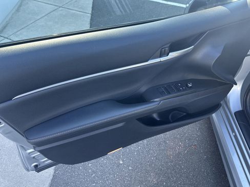 Used 2023 Toyota Camry XSE image 9