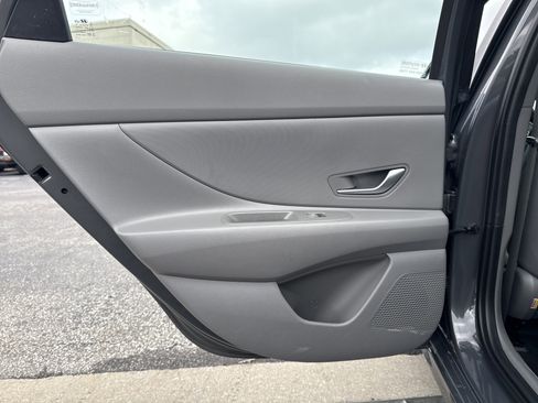 Certified 2023 Hyundai Elantra SEL image 15