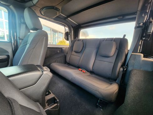 Used 2018 Jeep Wrangler Sport AWD/4WD image 34