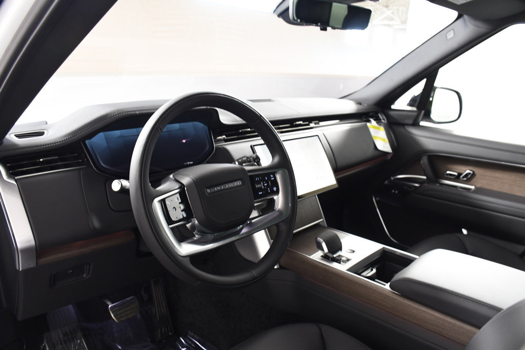 New 2026 Land Rover Range Rover Long Wheelbase SE AWD/4WD image 12