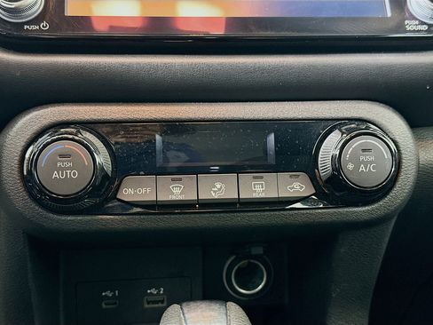 Used 2024 Nissan Kicks SR image 22