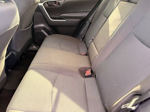 Used 2022 Toyota RAV4 LE FWD image 17