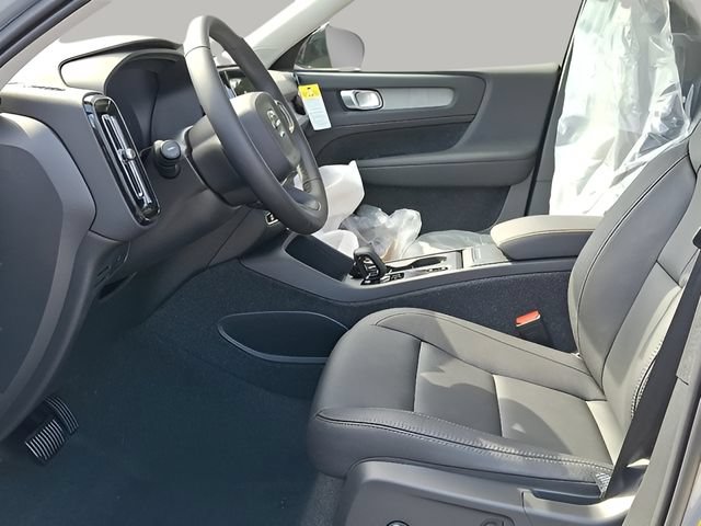 New 2026 Volvo XC40 B5 Core w/ Protection Package Premier AWD/4WD image 5